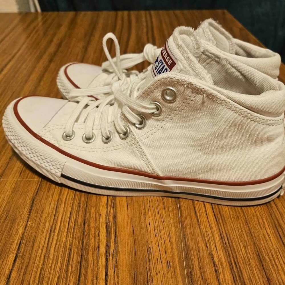 White Converse - Picture 2 of 2